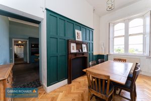 Dining Room- click for photo gallery